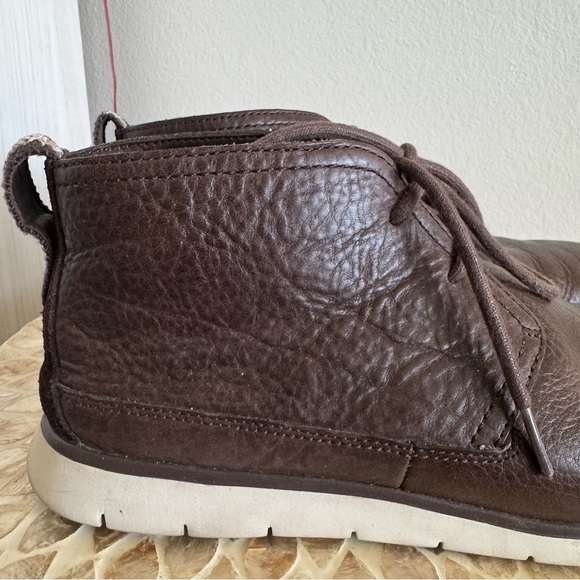 Ugg Freamon Men's Espresso Brown Leather Chukka Boots size 9 - Picture 3 of 8
